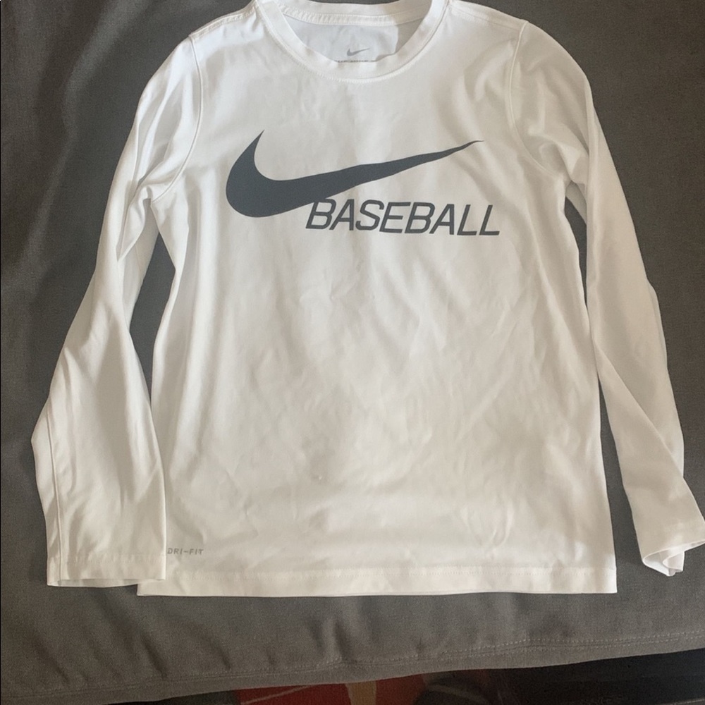 NIKE DRI-FIT  LONG SLEEVE (YM) Like New